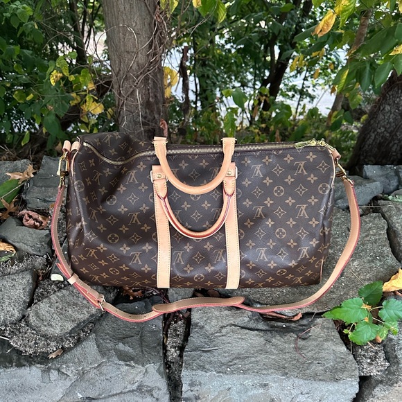 Louis Vuitton M41416 Bandoulière 50 & Louis Vuitton M23203
Horizon 55 combo - Picture 7 of 17